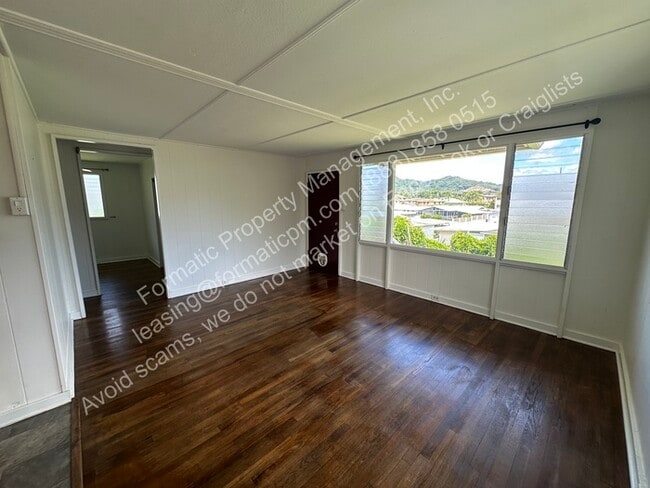 Building Photo - Charming 3-Bedroom Pet-Friendly Home with ...