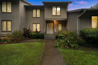 Building Photo - 3 Bedroom, 2.5 Bath Condo on the Pebble Creek Golf Course