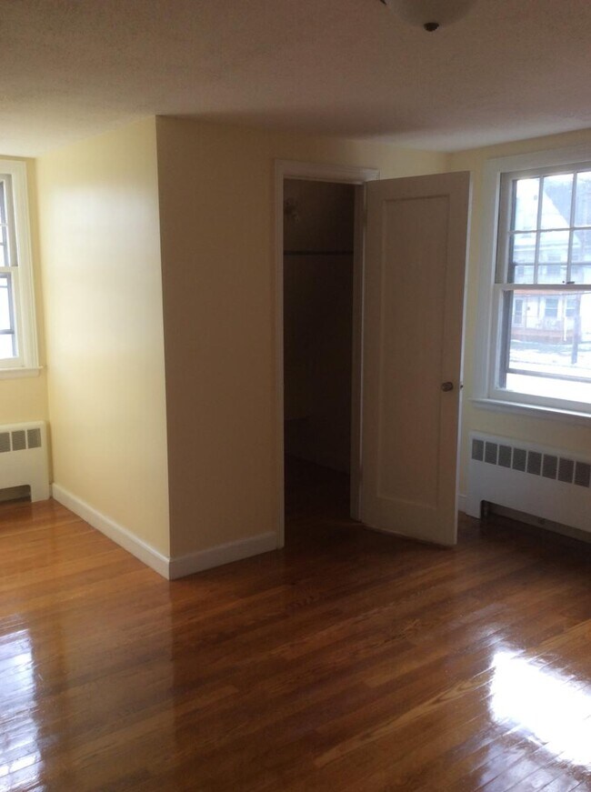 Building Photo - 95 Noble St