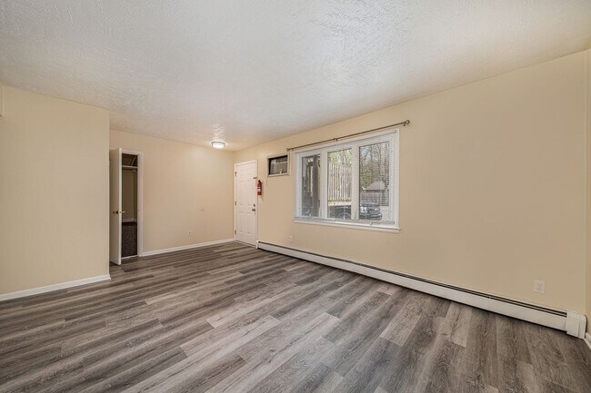 Building Photo - Copeland Avenue 6225 #B