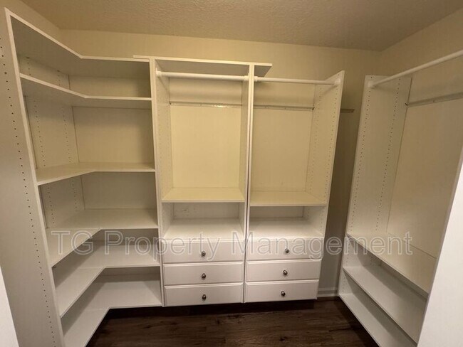 Building Photo - 86269 Venetian Ave