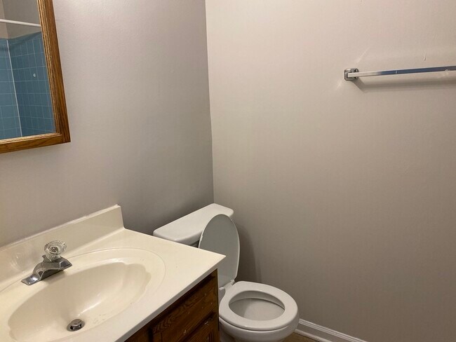 Building Photo - 6234 Rosecroft Dr