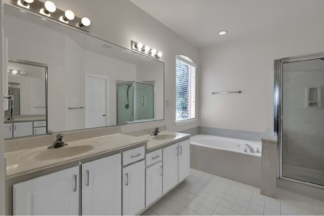 Building Photo - 22 Belcarra Pl