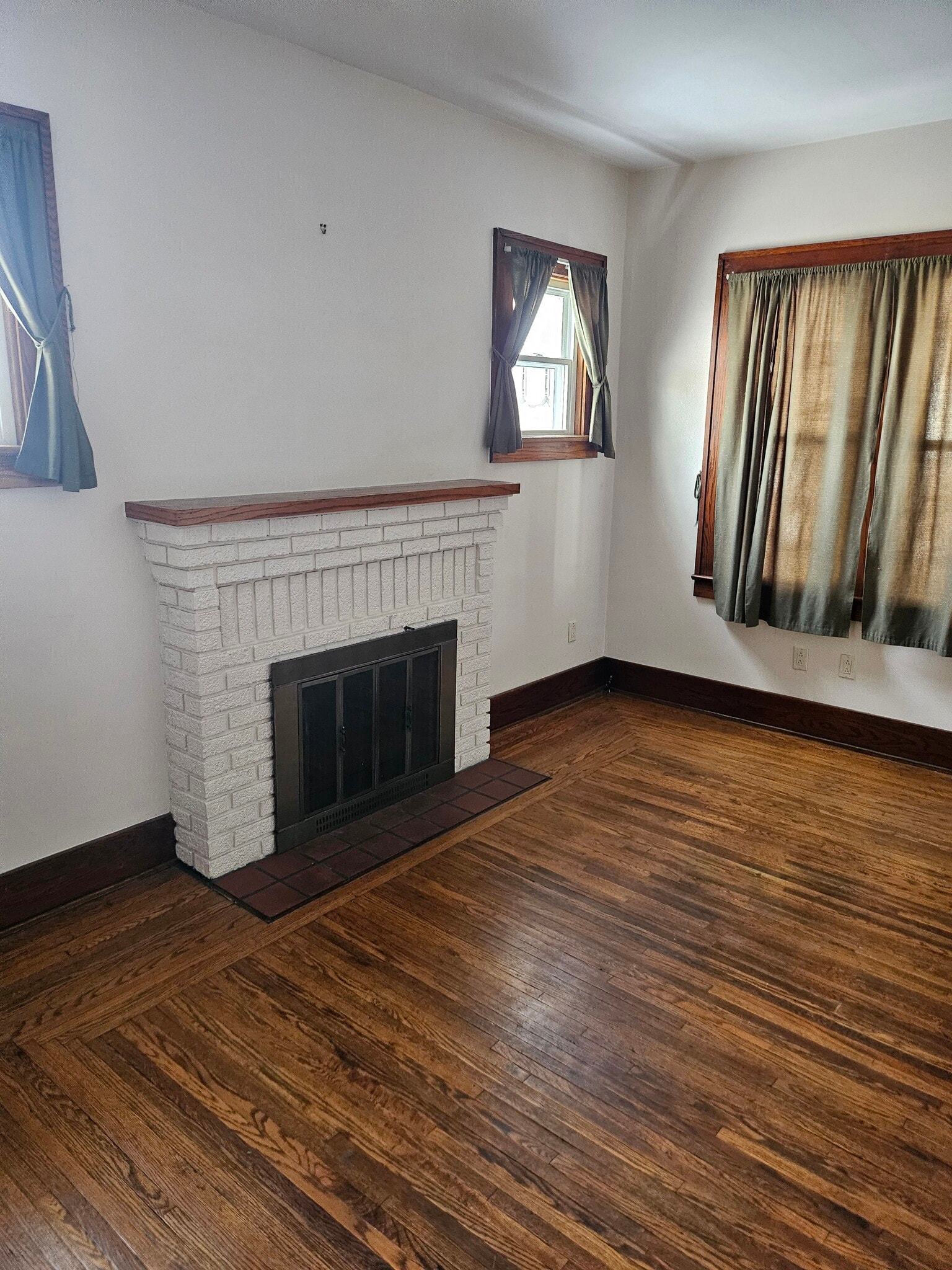 Building Photo - 25 E Prospect St