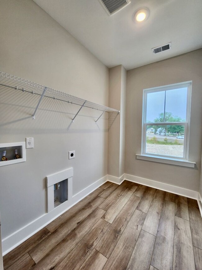 Building Photo - Gorgeous 4 bedroom home in Point Hope - Ch...