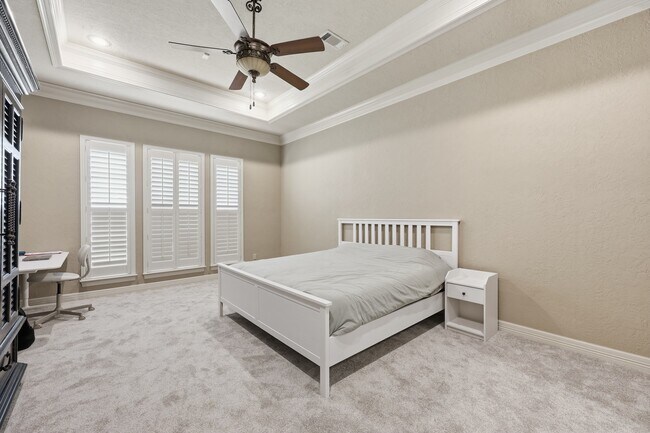 Building Photo - 6470 Claybourn Dr