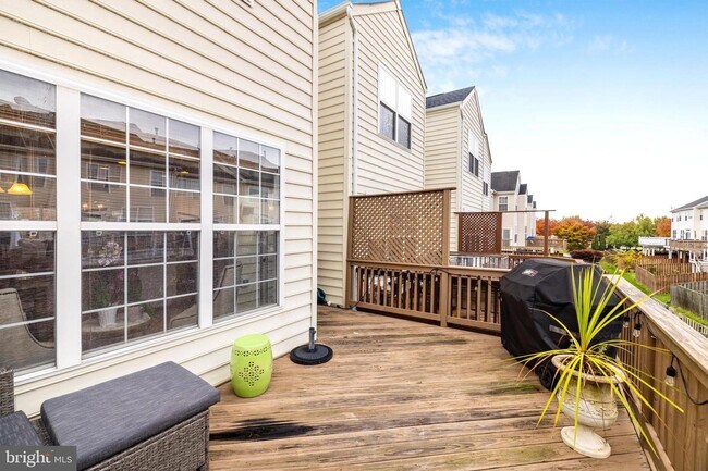 Building Photo - 575 Edmonton Terrace NE