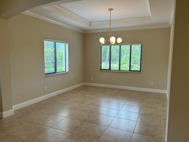 Building Photo - 4400 Vanda Dr