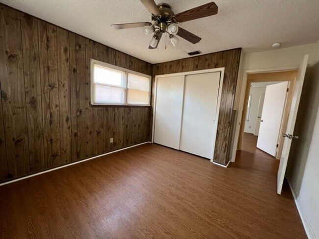 Building Photo - 1479 Beechwood Ln