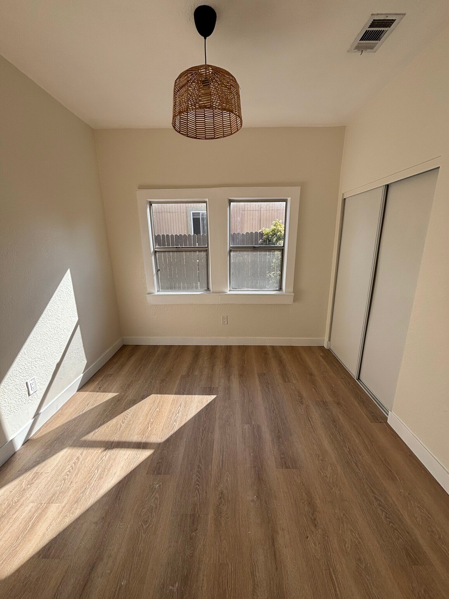 Building Photo - 215 S Avenue 58