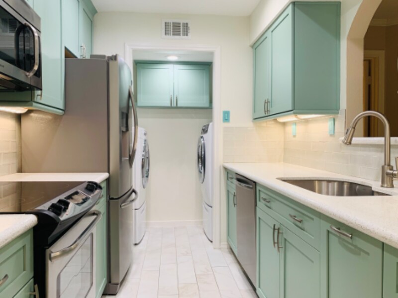 Building Photo - 16301 Ledgemont Ln