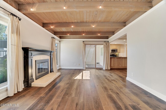 Building Photo - 2995 Dogwood Cir