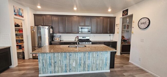 Building Photo - 17517 Booth Fls Wy