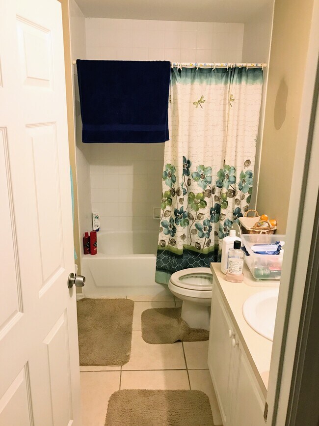 Building Photo - 339 Harry Ave S