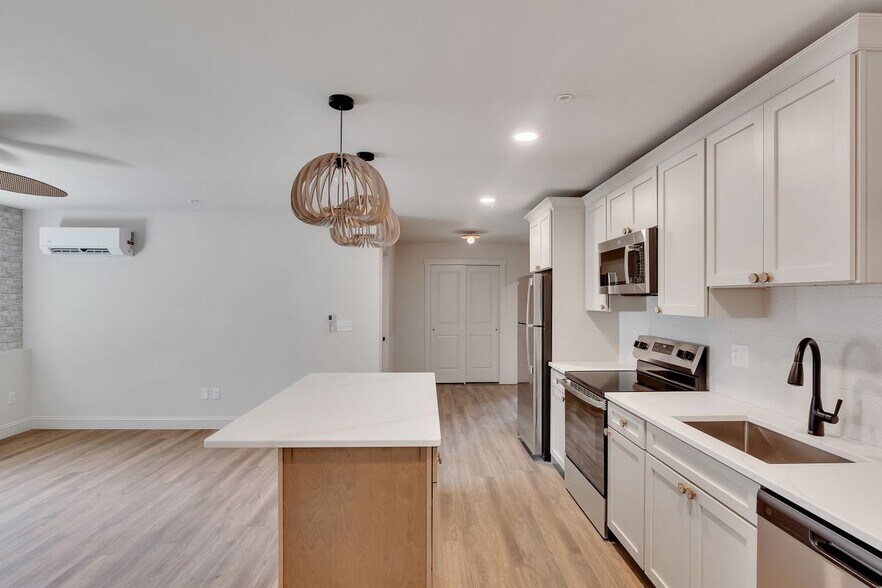 Building Photo - 36 Pawling Ave