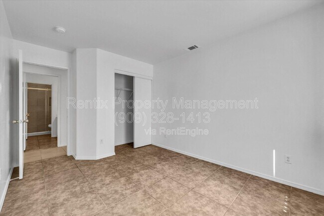 Building Photo - 1240 Visconti Dr