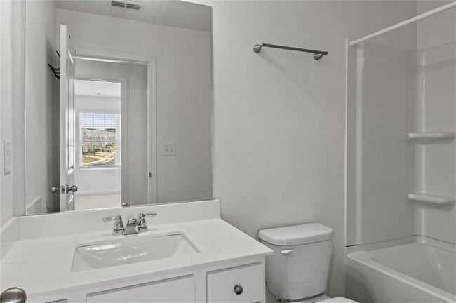 Building Photo - 595 Magnolia Cir