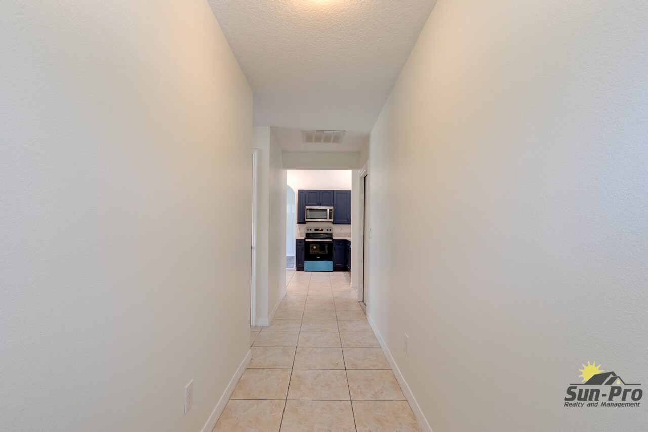 Building Photo - 5505 W Magnolia Ave