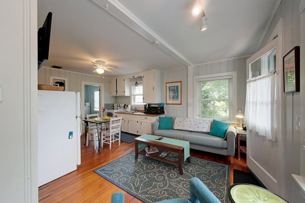 Building Photo - 29 Warren Ave