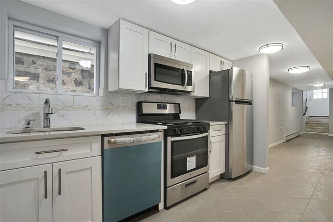 Building Photo - 126 75th St