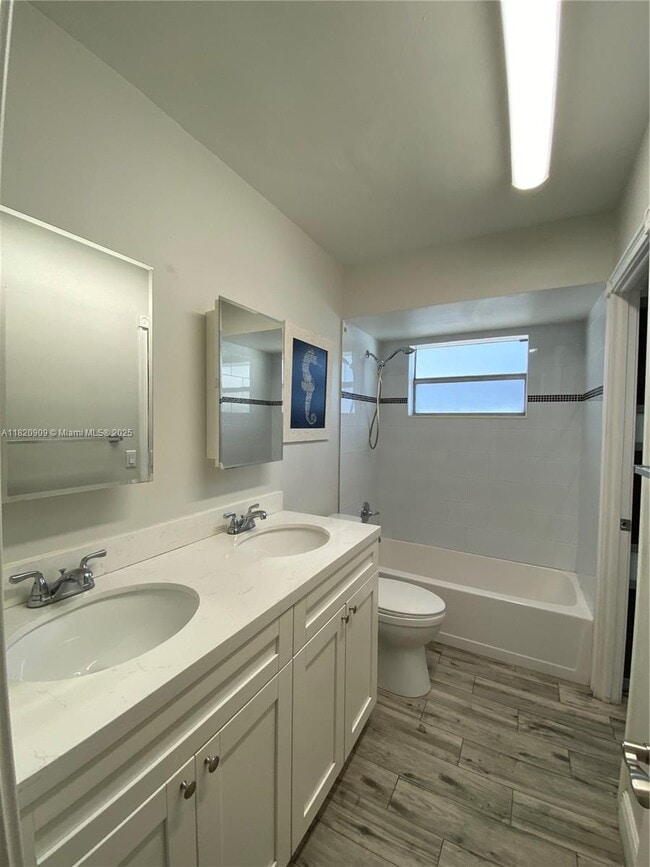 Building Photo - 5181 W Oakland Park Blvd