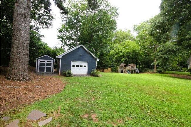 Building Photo - 3293 Covington Hwy