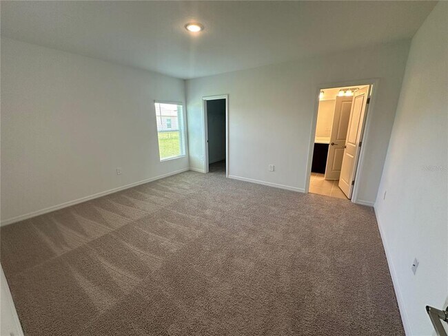 Building Photo - 255 Amber Way