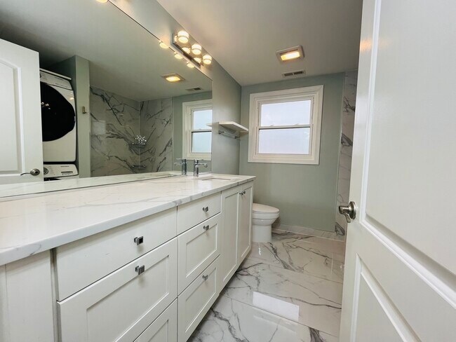 Building Photo - 2602 N 74th Ct