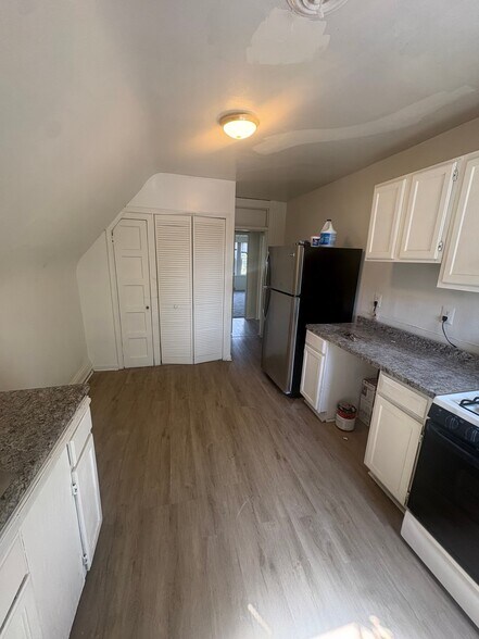 Building Photo - 5117 Gwynn Oak Ave