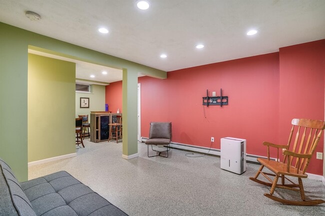 Building Photo - 13 Bear Hill Rd