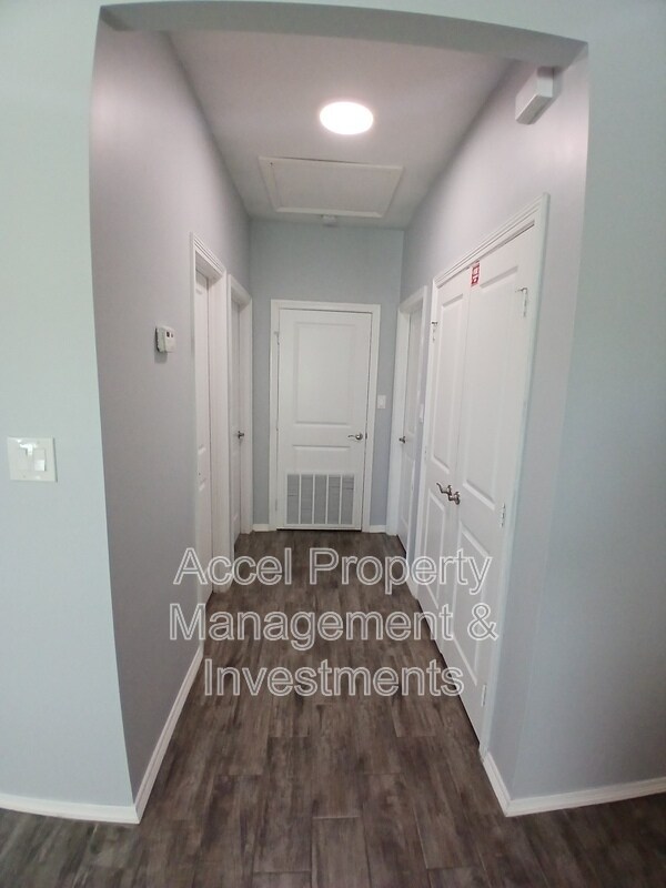 Building Photo - 1805 Cari Nicole Ave