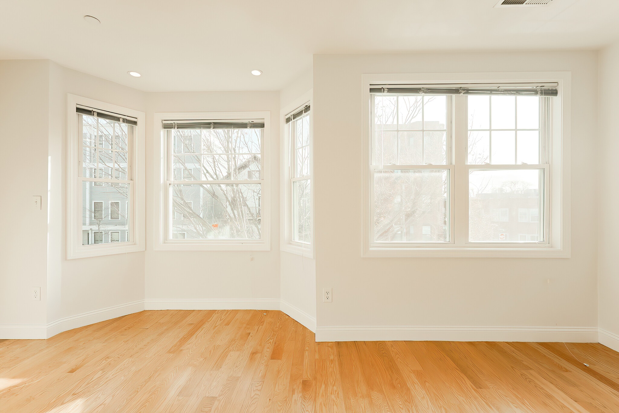 Building Photo - 375 Dorchester St