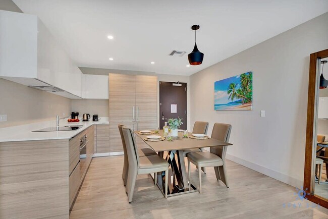 Building Photo - 777 N Ocean Dr