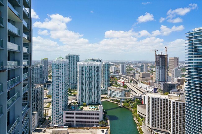 Building Photo - 465 Brickell Ave