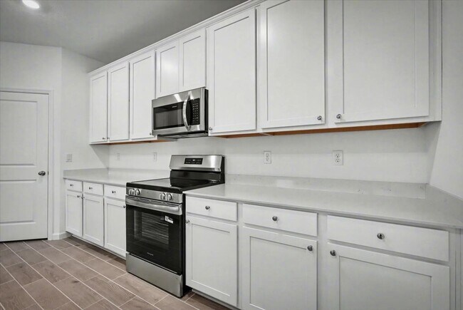 Building Photo - Brand-New Home for Rent in Beautiful Granary Park