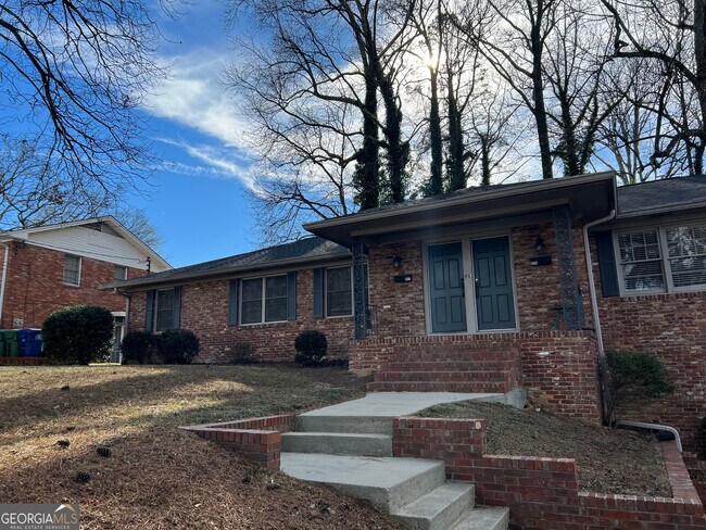 Primary Photo - 827 Marstevan Dr NE