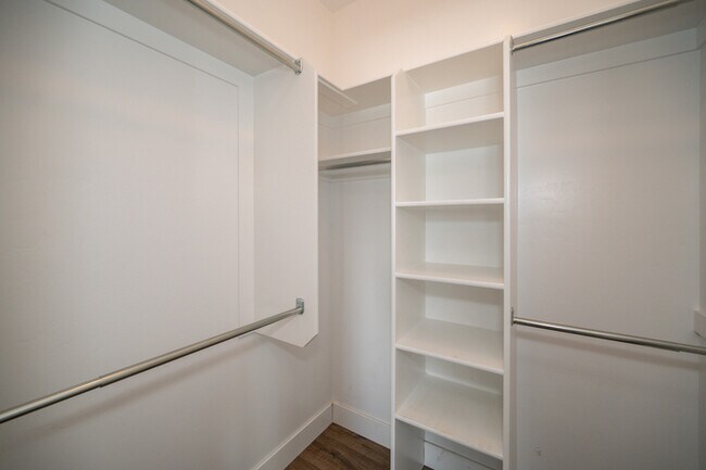 Building Photo - Main Floor Condo in Saratoga Springs!