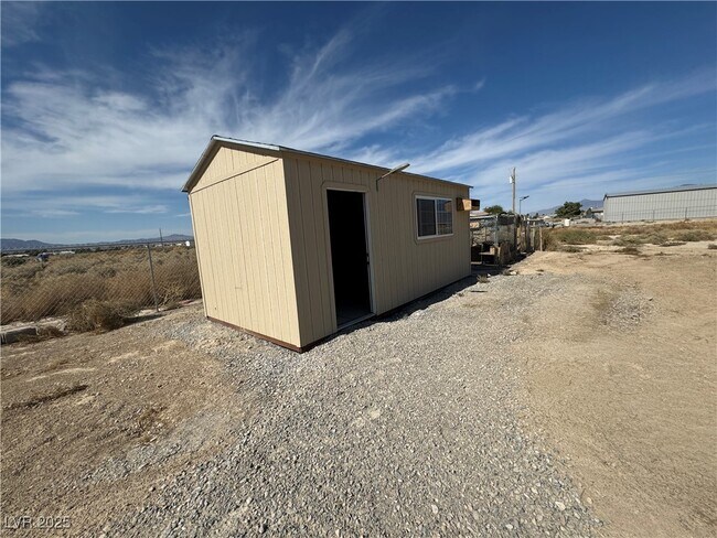Building Photo - 2430 Banyon St