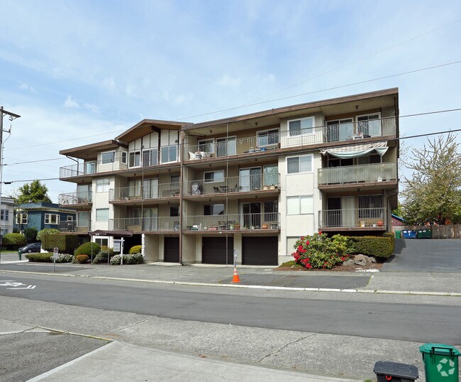 Building Photo - Hildur Manor