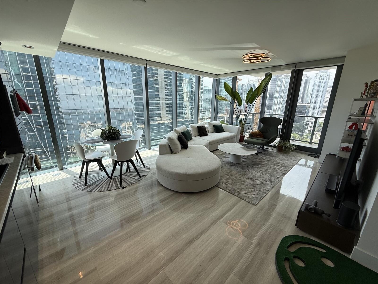 Building Photo - 1451 Brickell Ave