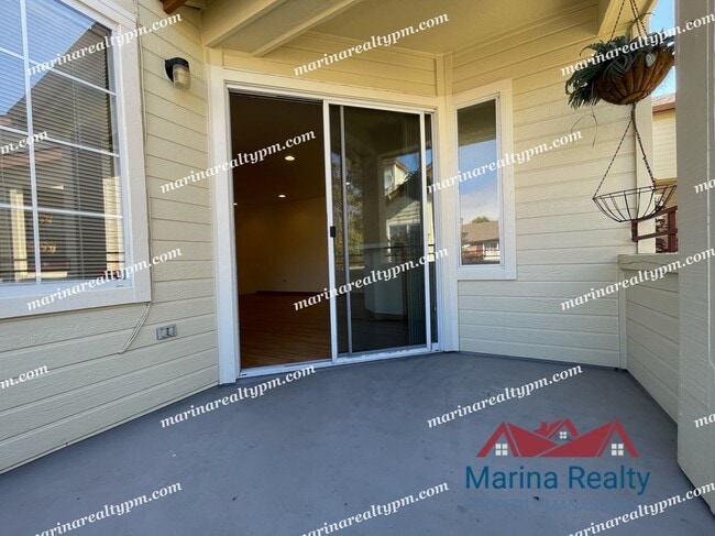 Building Photo - 2611 Bayfront Ct
