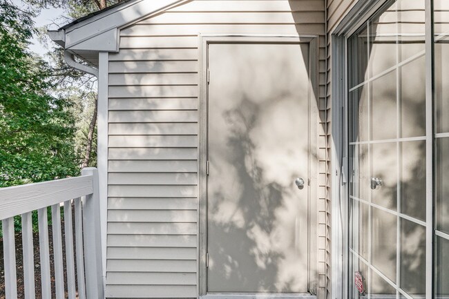 Building Photo - 1396 Tristram Cir