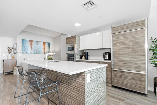 Building Photo - 460 NE 28th St