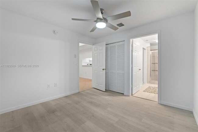 Building Photo - 390 City View Dr