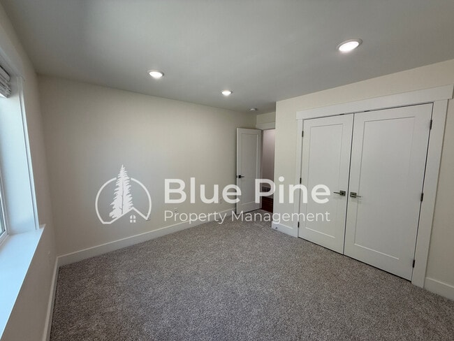 Building Photo - 3221 E St