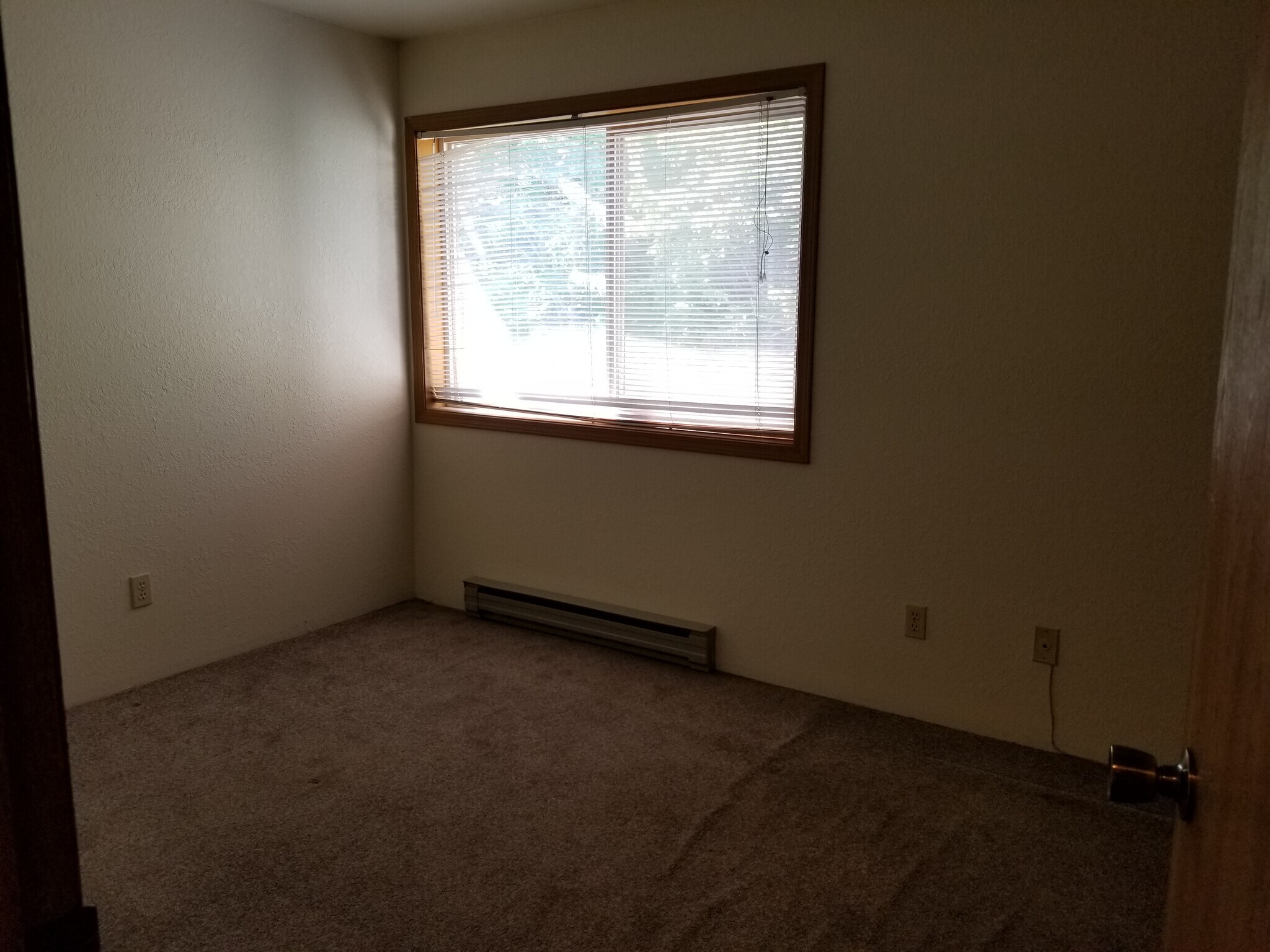 Building Photo - 1330 Linda Ln