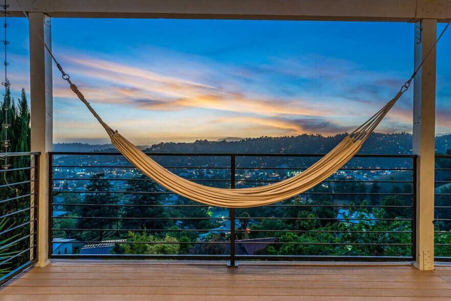 Building Photo - 3743 Latrobe St