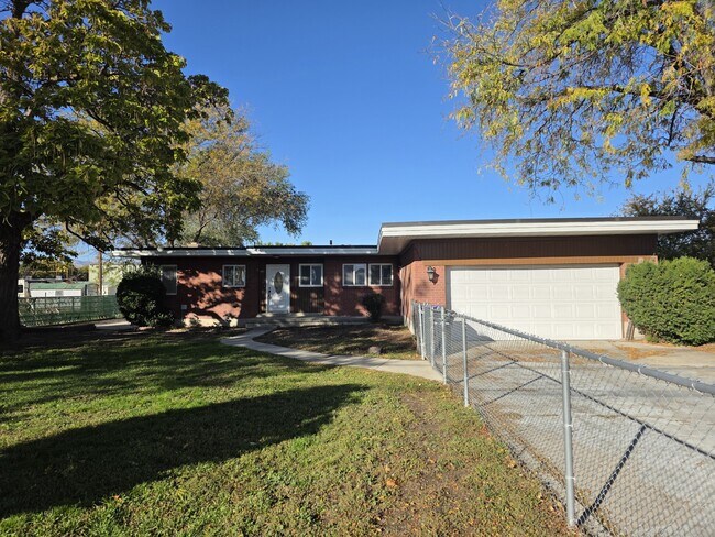 Building Photo - 7222 S 2700 W