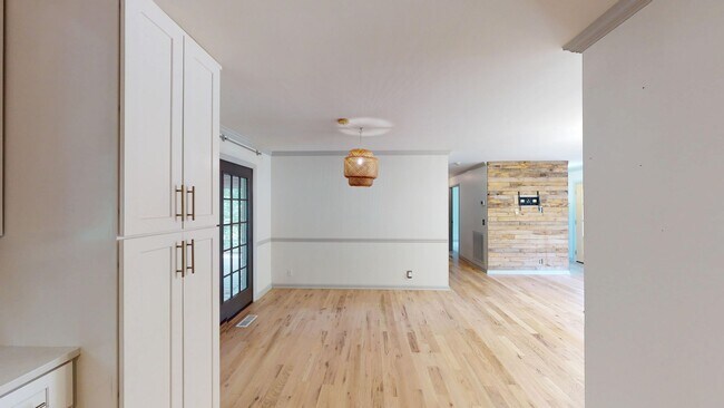 Building Photo - 107 Nimitz Cir