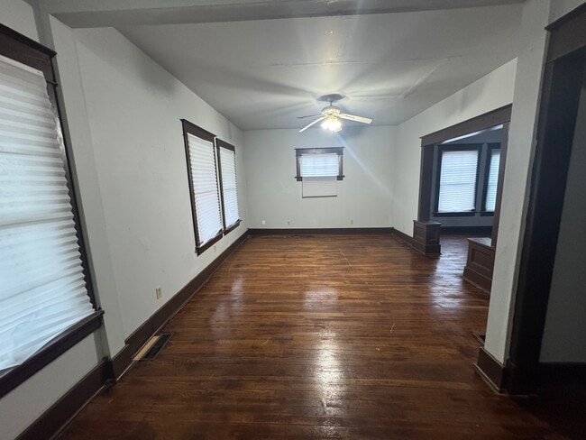 Building Photo - 1003 Main-E